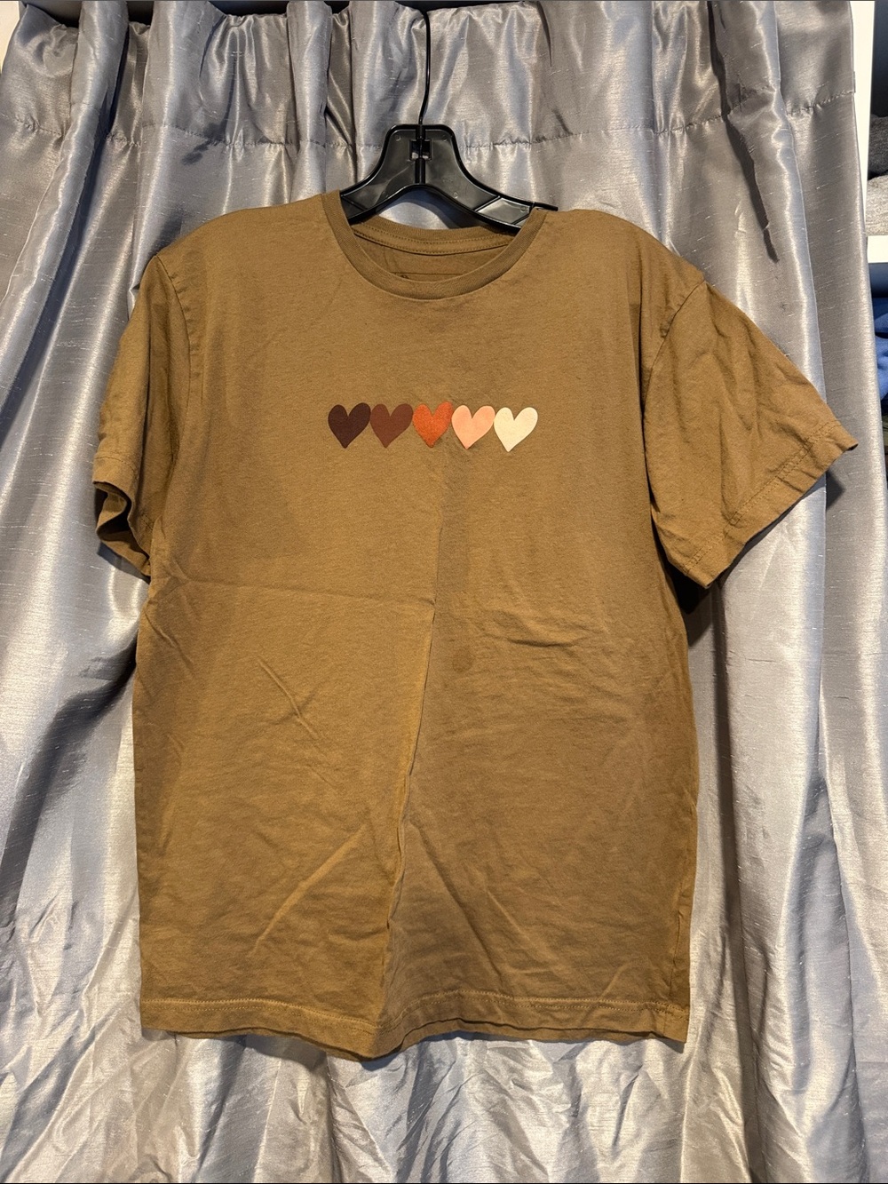 Wear the Peace Heart Graphic Tee Size Medium